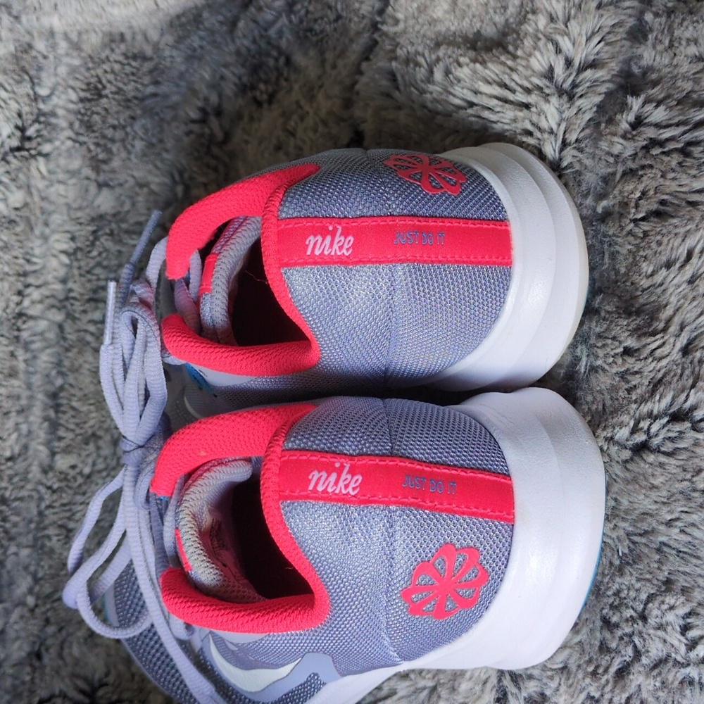 Nike Women's Gray and Pink Athletic Shoes - Picture 5 of 7